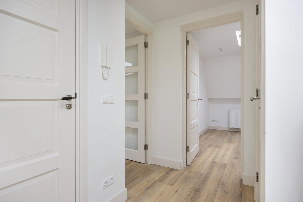 Bright 2-bedroom apartment with terrace in South - Image 13