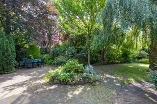 Detached Villa with Garden in the Heart of Nijkerk - Image 40