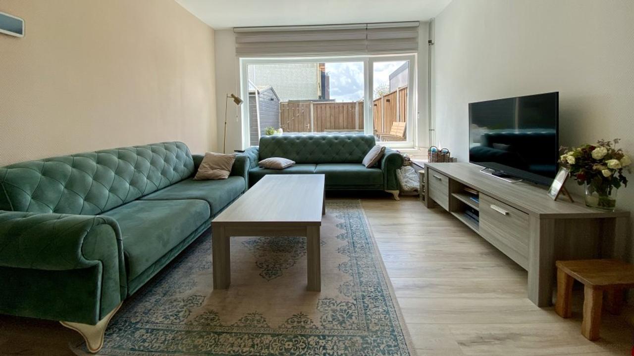 Furnished Family Home with Garden - Image 2