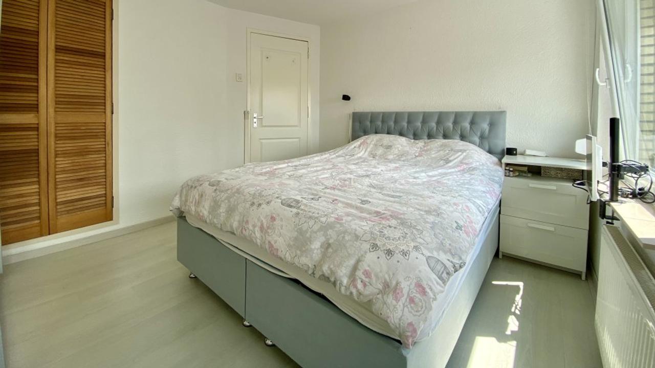 Furnished Family Home with Garden - Image 9