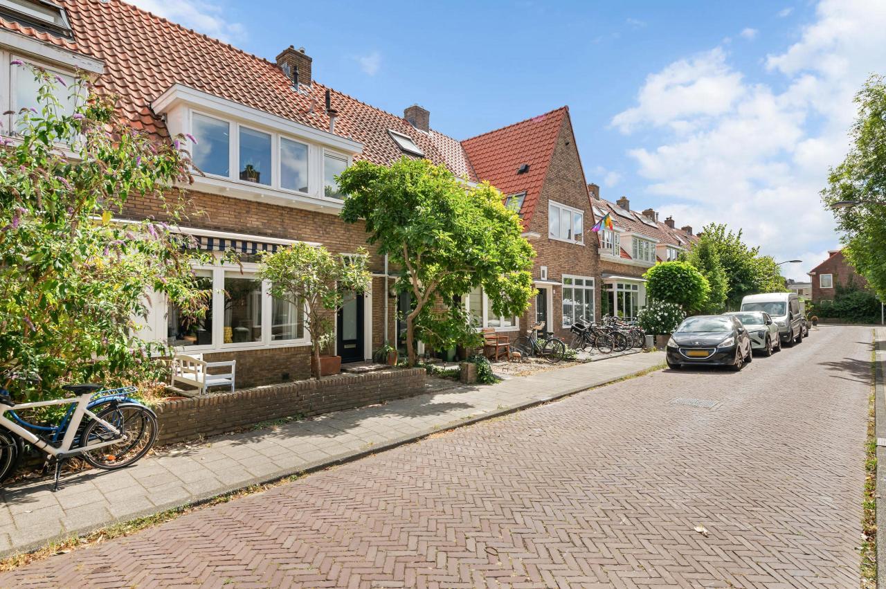 1930s Rental House with Garden in Haarlem SW - Image 2