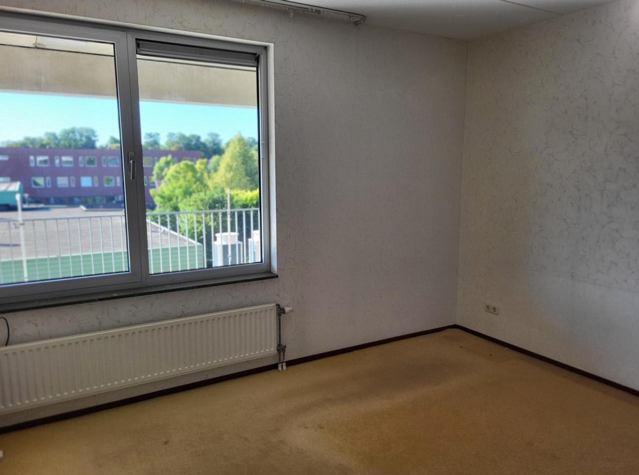 102 m² Apartment with Elevator in Brunssum - Image 7
