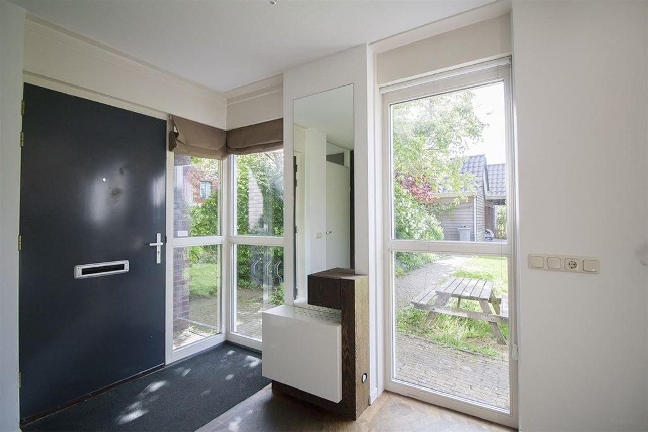 Vrijstaande villa aan het water in Oosteinde - Afbeelding 2