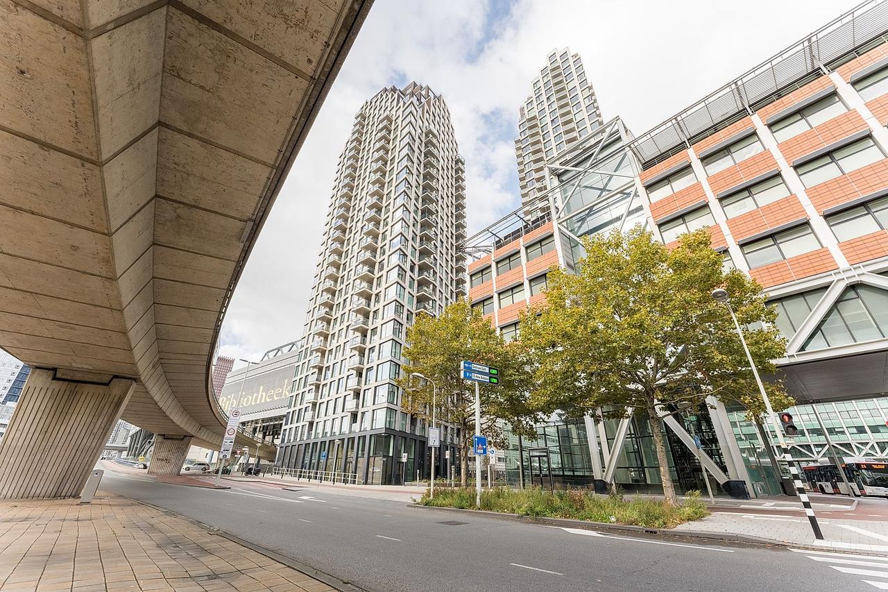 2-kamerappartement met balkon op de 14e - Afbeelding 1