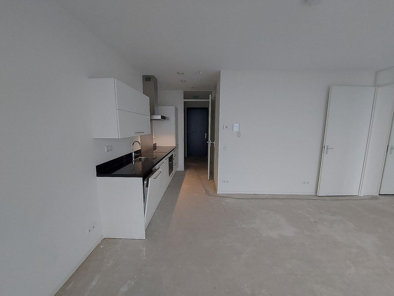 2-kamerappartement met balkon op de 14e - Afbeelding 3