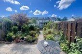 Family Home with Sunny Garden in Leidschenveen - Image 2