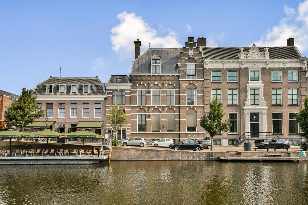 Living on the Nieuwe Gracht with an elevator - Image 1