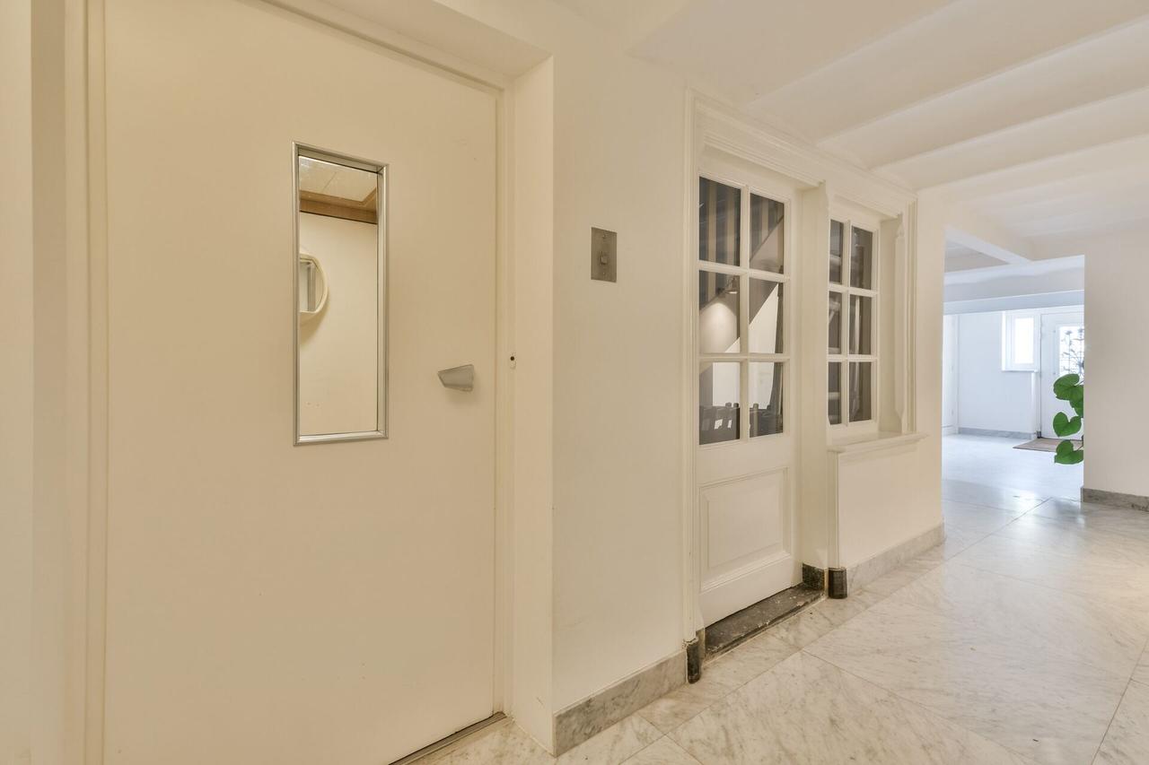 Living on the Nieuwe Gracht with an elevator - Image 3
