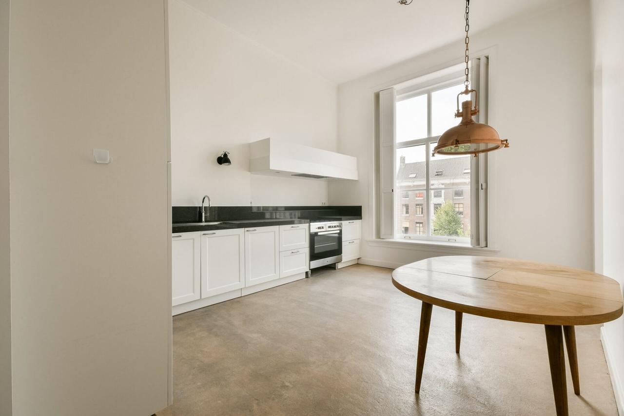 Living on the Nieuwe Gracht with an elevator - Image 11