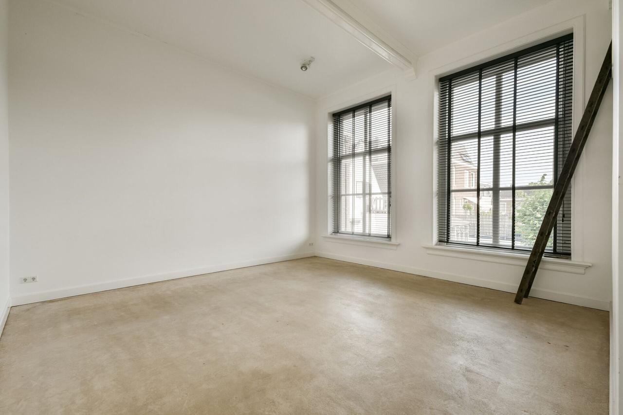 Living on the Nieuwe Gracht with an elevator - Image 17
