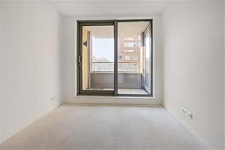 Licht 2-kamerappartement met balkon in Sloterdijk - Afbeelding 8