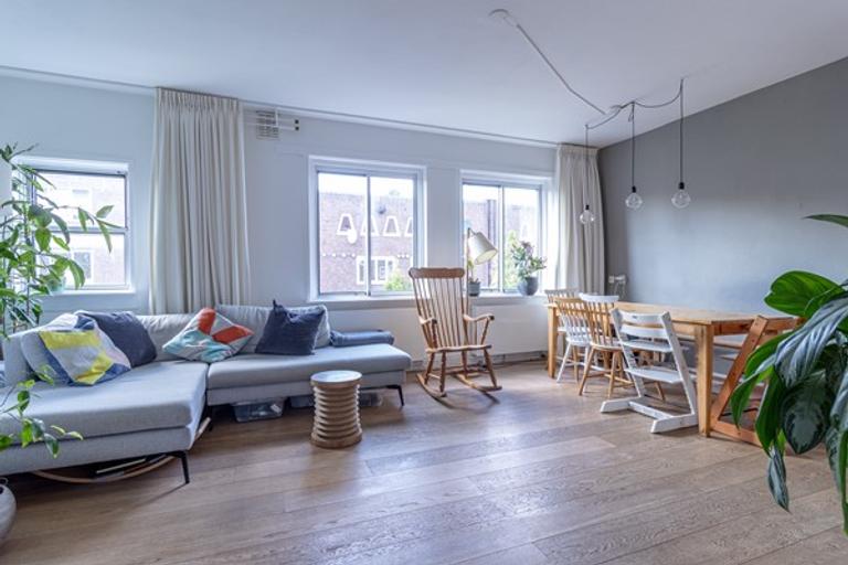 Split-level apartment with roof terrace - Image 3