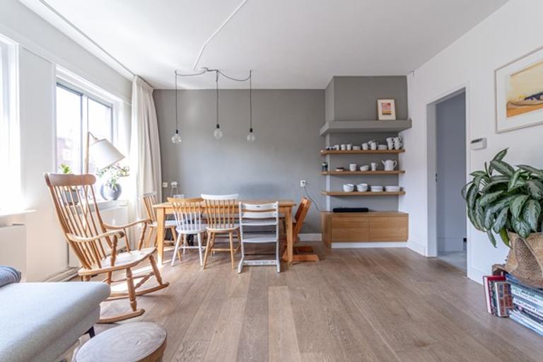 Split-level apartment with roof terrace - Image 4