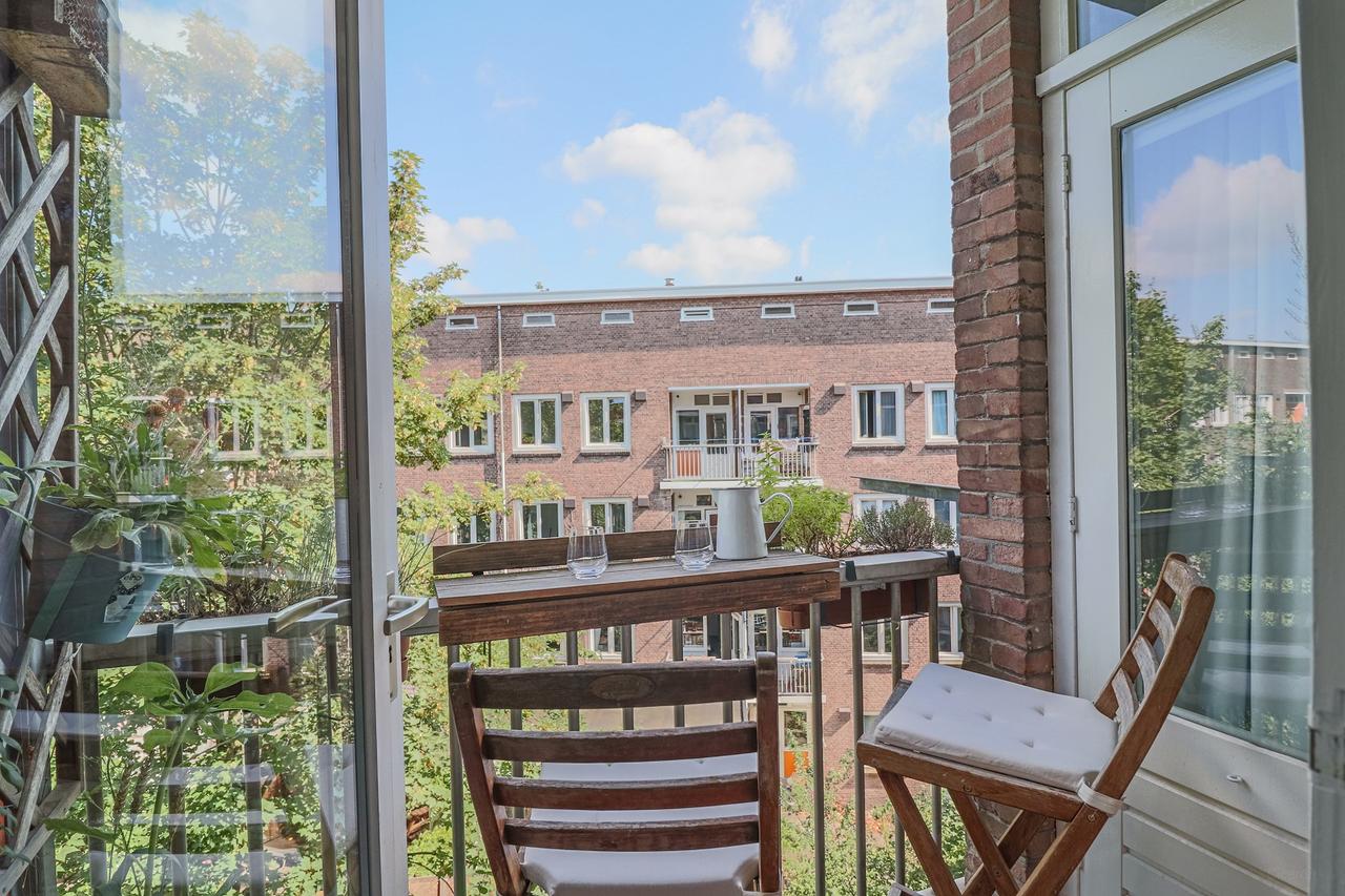 Split-level apartment with roof terrace - Image 9