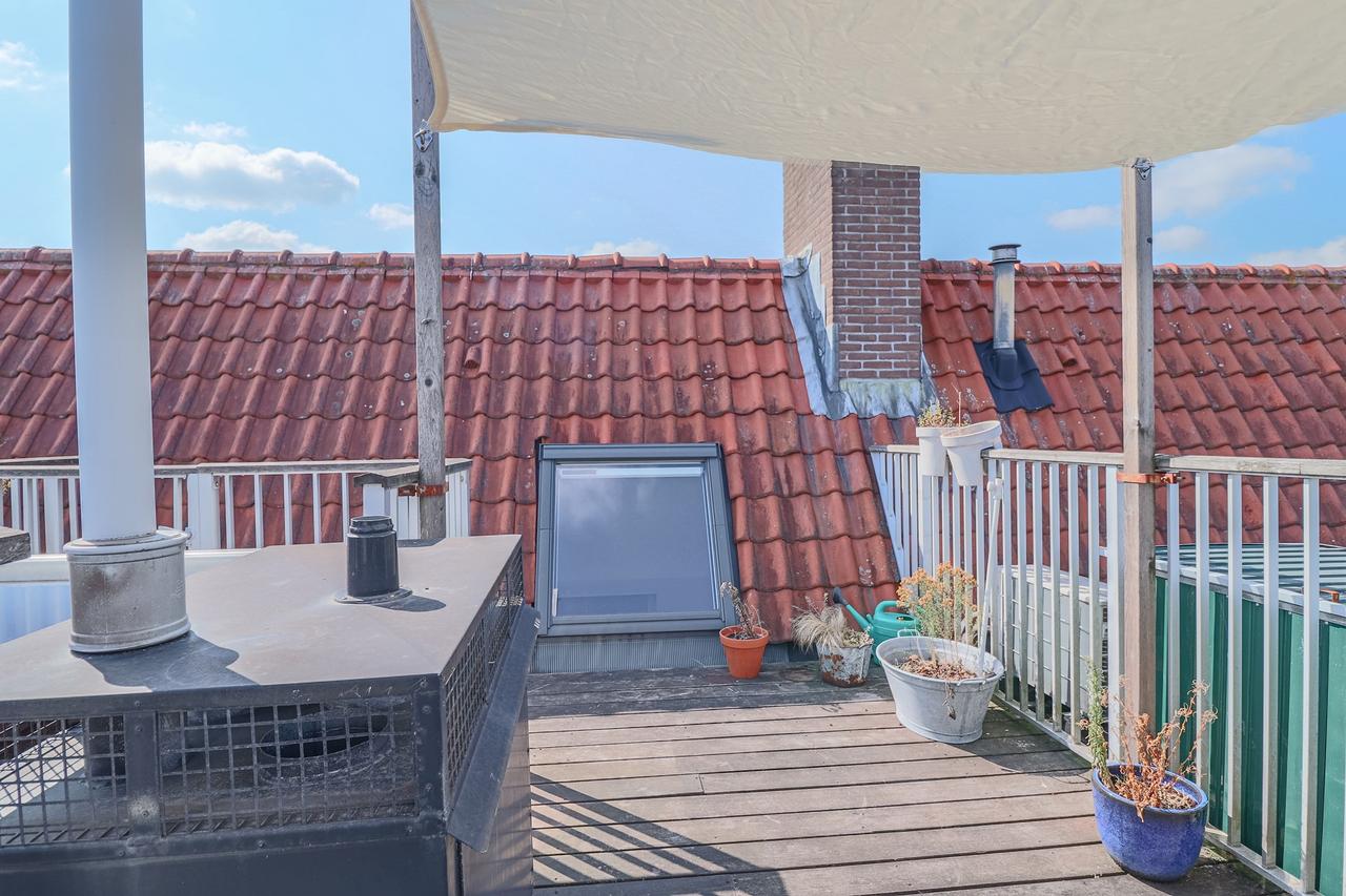 Split-level apartment with roof terrace - Image 26