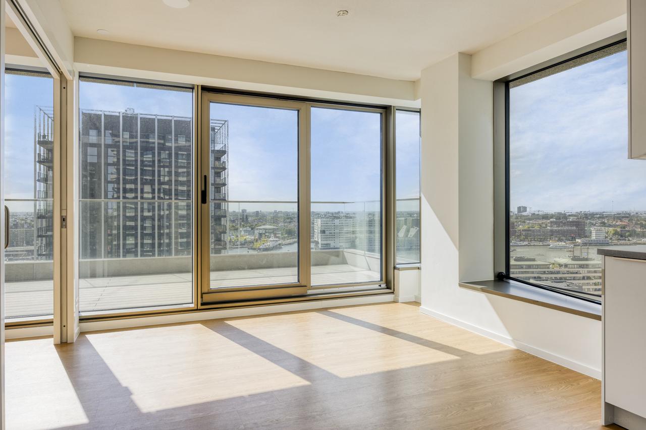 Licht 2-kamerappartement met balkon en parkeerplek - Afbeelding 2