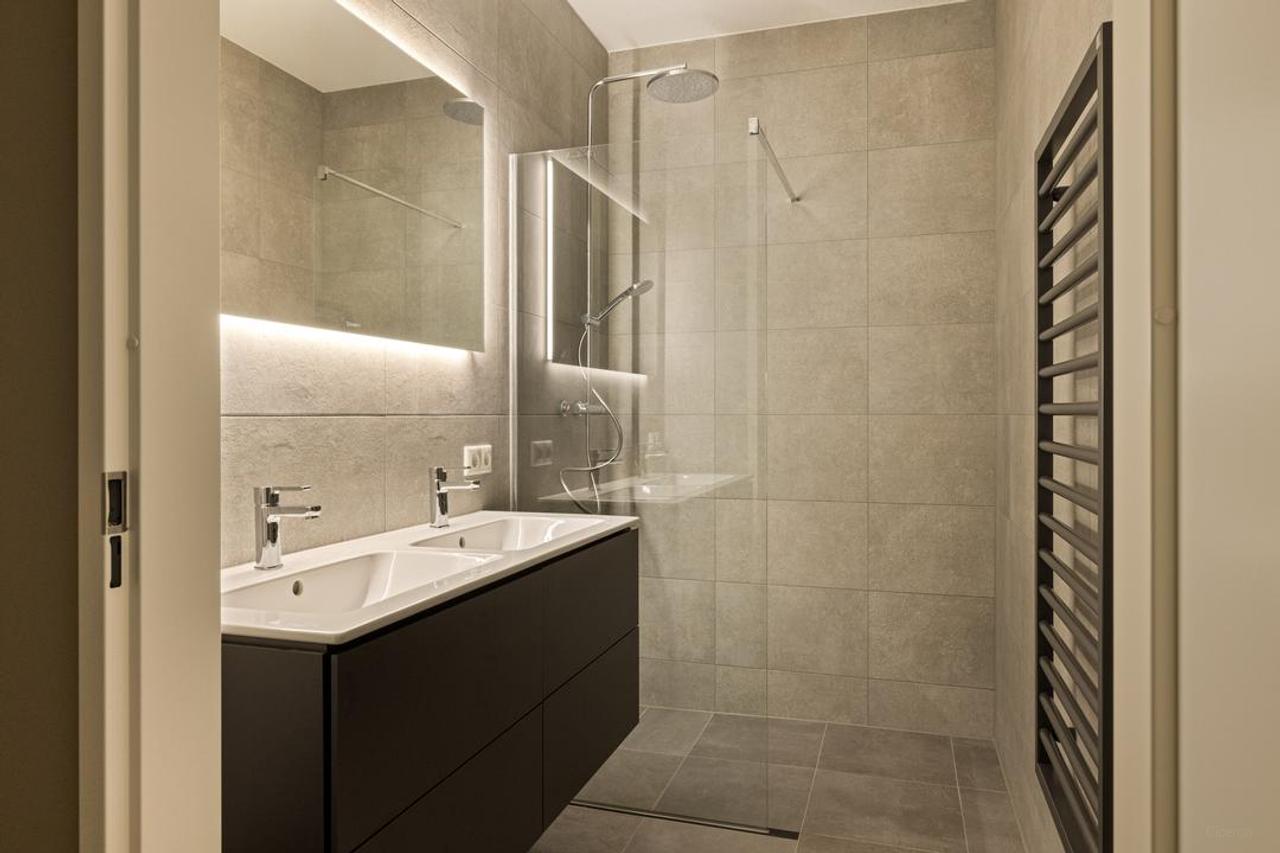 83 m² appartement met balkon in Hyde Park - Afbeelding 2