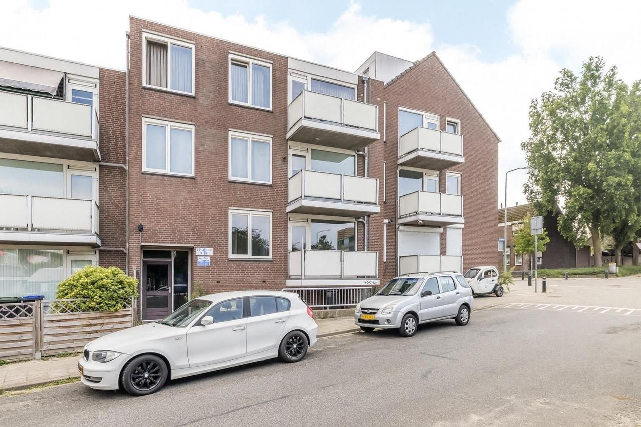 2-Bedroom Apartment with Balcony in Heerlen - Image 1