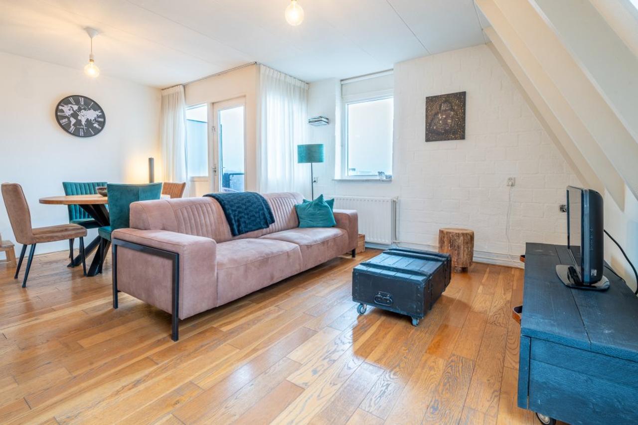 Furnished Apartment with Balcony in City Center - Image 8