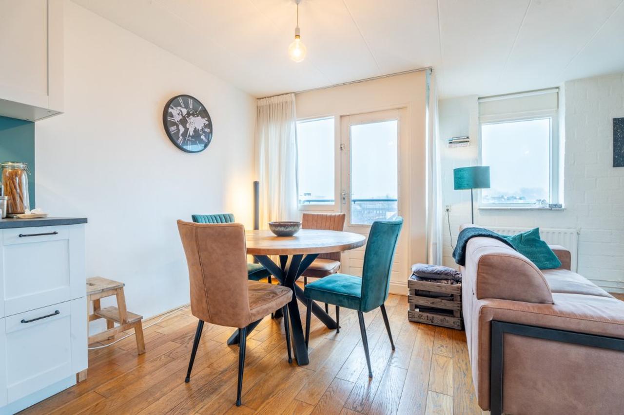 Furnished Apartment with Balcony in City Center - Image 12