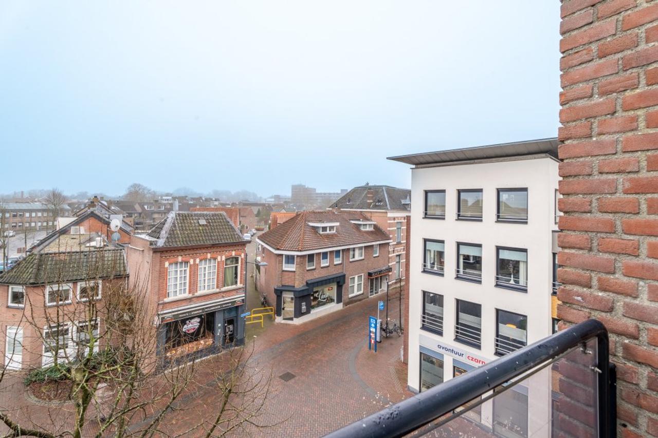 Furnished Apartment with Balcony in City Center - Image 15