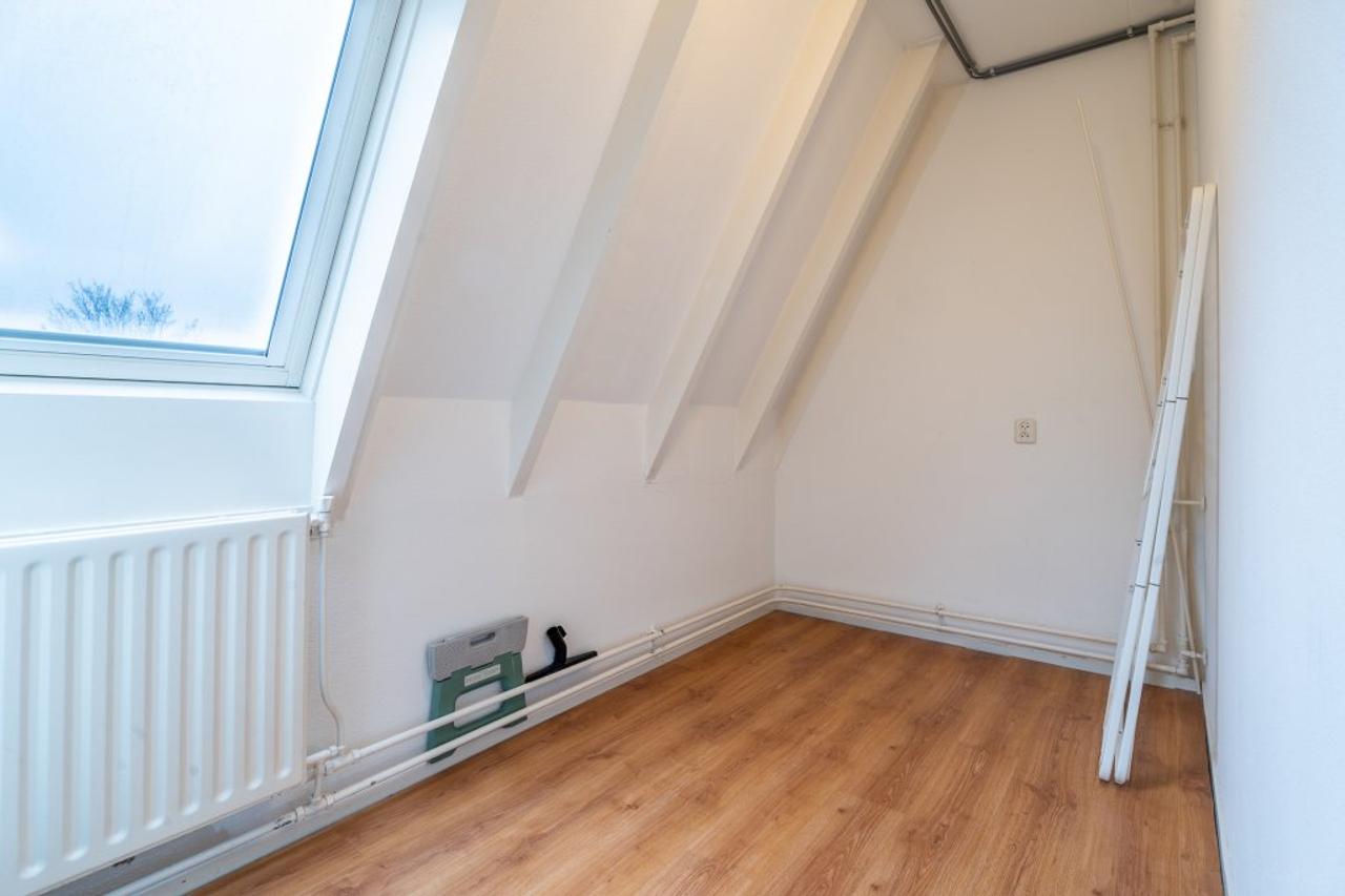 Furnished Apartment with Balcony in City Center - Image 18