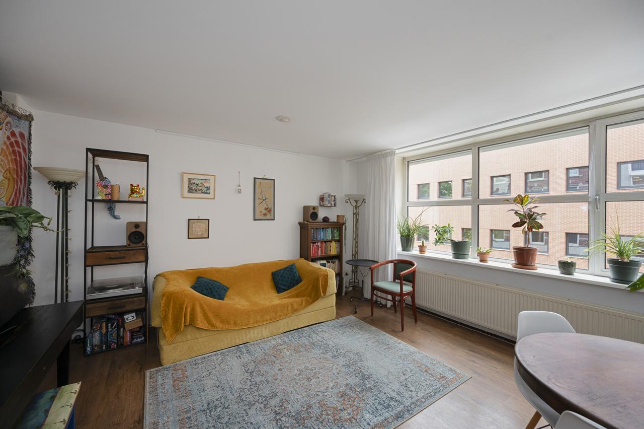Gemeubileerd 3-kamerappartement in De Pijp - Afbeelding 2