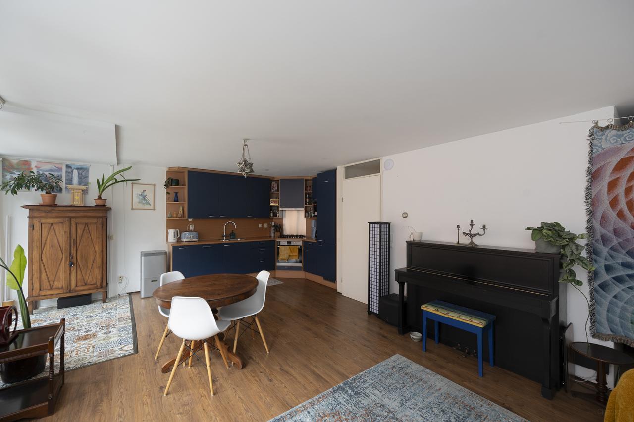 Gemeubileerd 3-kamerappartement in De Pijp - Afbeelding 5