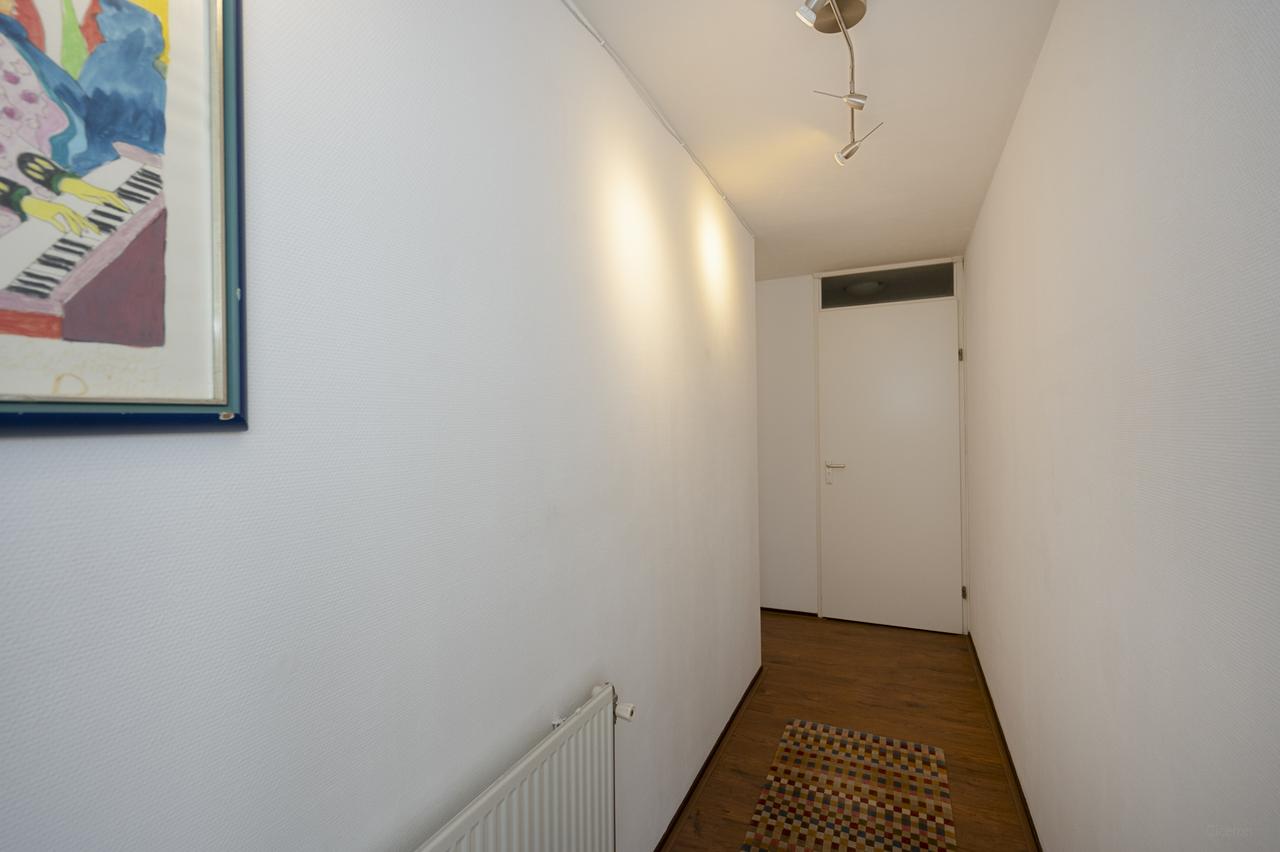 Gemeubileerd 3-kamerappartement in De Pijp - Afbeelding 9