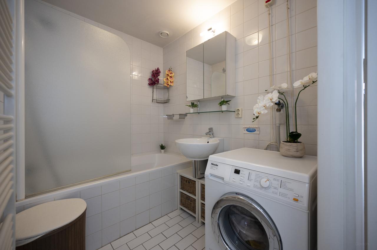 Gemeubileerd 3-kamerappartement in De Pijp - Afbeelding 14