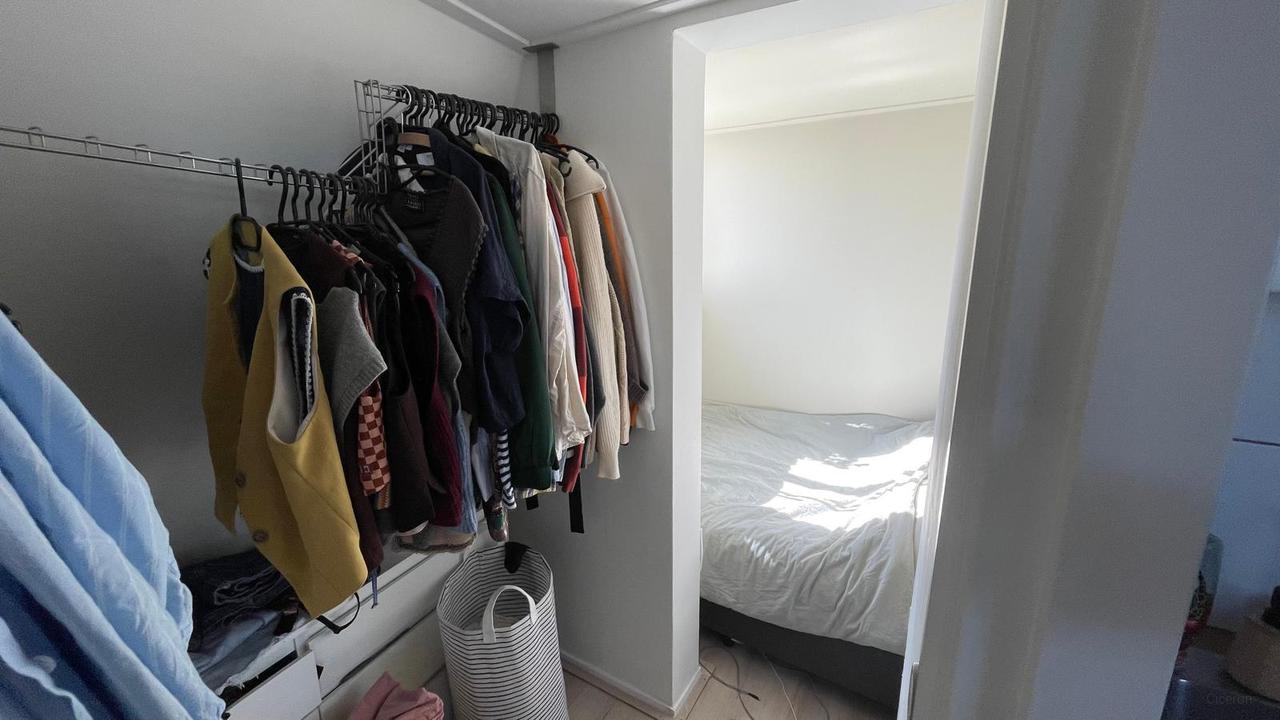 Apartment with Separate Bedroom in Zwolle - Image 7