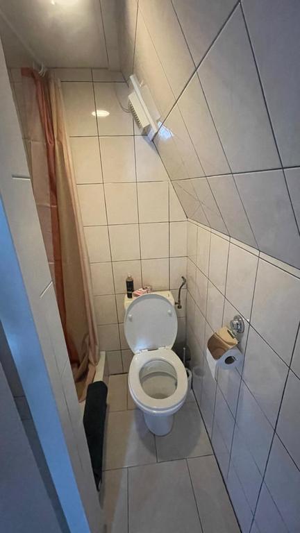 Apartment with Separate Bedroom in Zwolle - Image 9