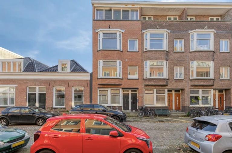 Three-Storey Home with Roof Terrace in Kralingen - Image 2