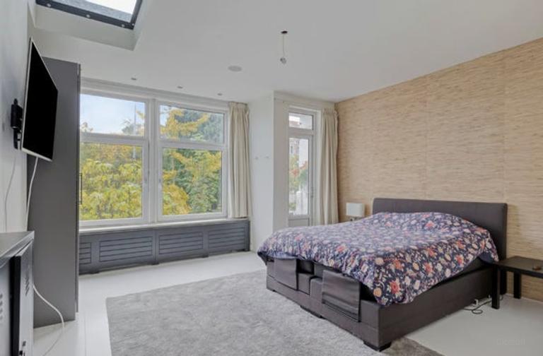 Three-Storey Home with Roof Terrace in Kralingen - Image 14