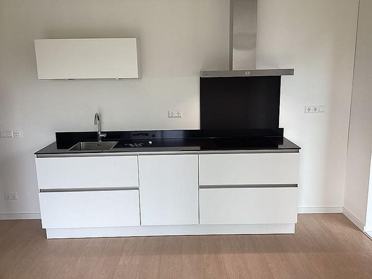 Licht 77 m² appartement met buitenruimte - Afbeelding 4