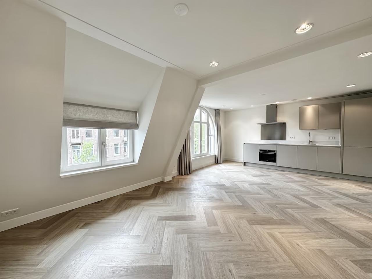 65 m² appartement met balkon in Amsterdam-West - Afbeelding 2