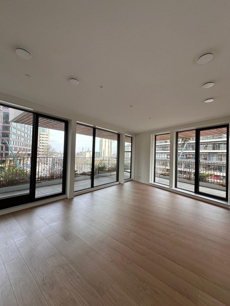 90 m² with 2 Bedrooms and Balcony - Image 2