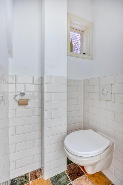 2-Bedroom Apartment with Large Roof Terrace - Image 4