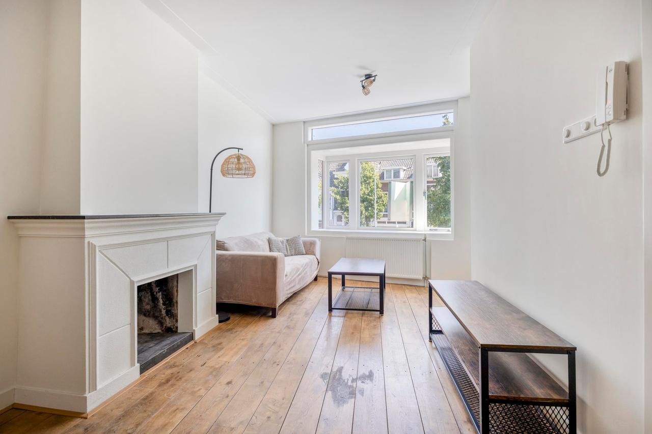 2-Bedroom Apartment with Large Roof Terrace - Image 10
