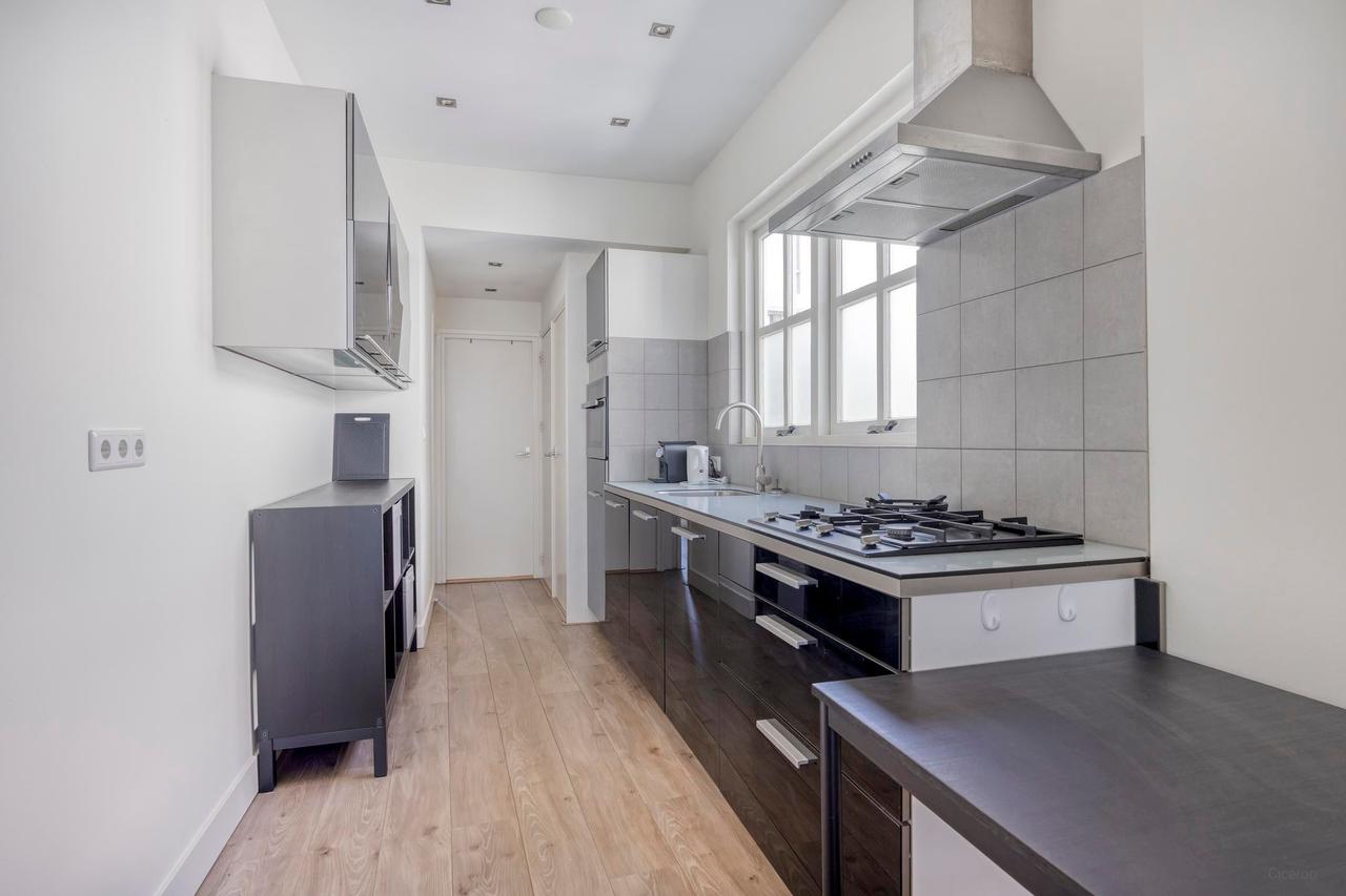 2-Bedroom Apartment with Large Roof Terrace - Image 11