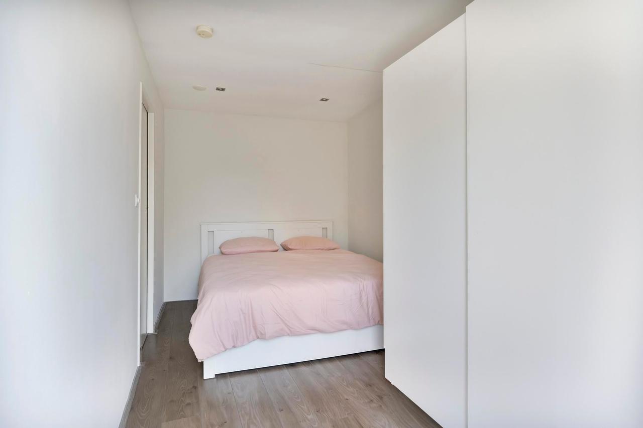 2-Bedroom Apartment with Large Roof Terrace - Image 14