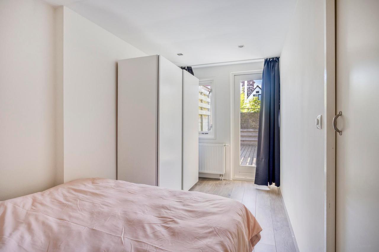 2-Bedroom Apartment with Large Roof Terrace - Image 15