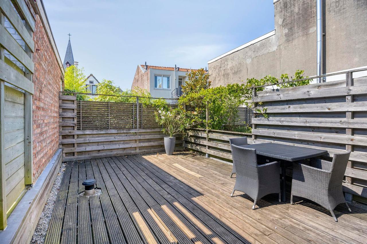 2-Bedroom Apartment with Large Roof Terrace - Image 24