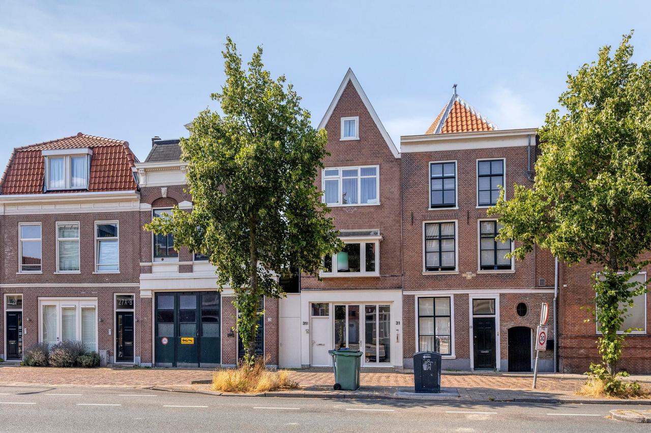 2-Bedroom Apartment with Large Roof Terrace - Image 26