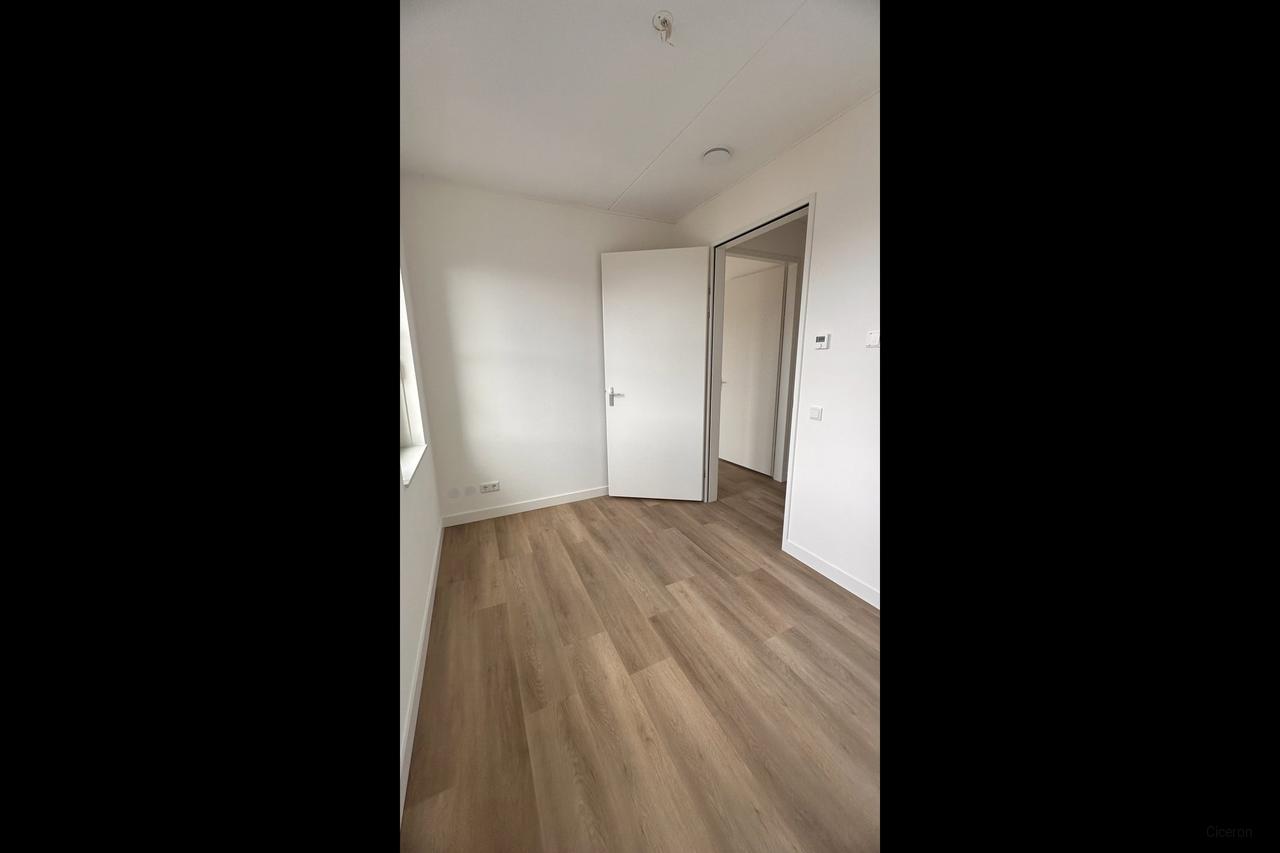 100 m² Maisonette with 3 Bedrooms - Image 9