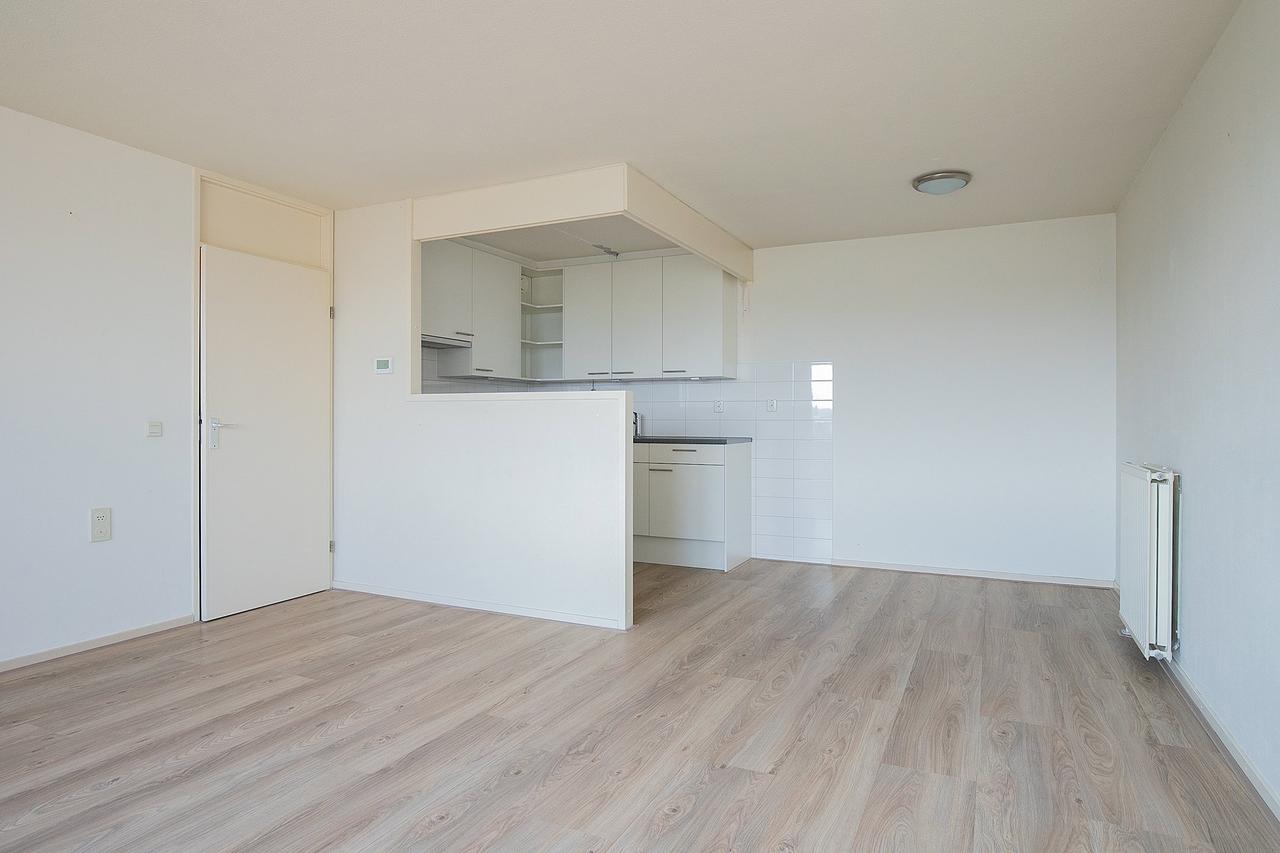 Apartment with Terrace in Wyckerpoort - Image 6