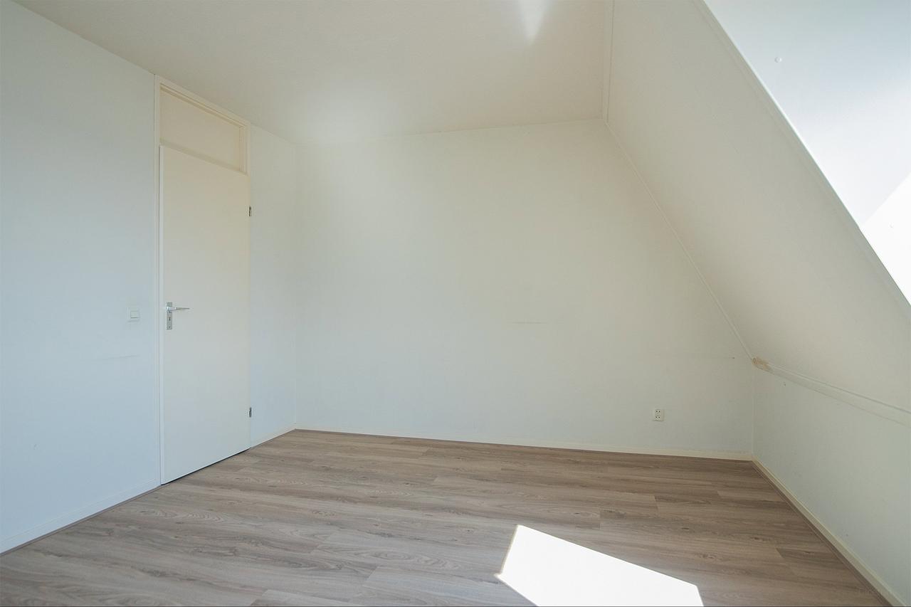 Apartment with Terrace in Wyckerpoort - Image 11