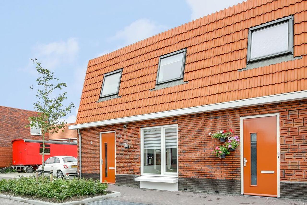 Hoekwoning met 3 slaapkamers en tuin - Afbeelding 1