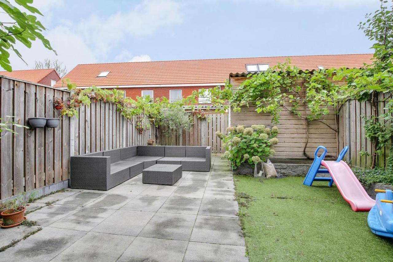 Hoekwoning met 3 slaapkamers en tuin - Afbeelding 2