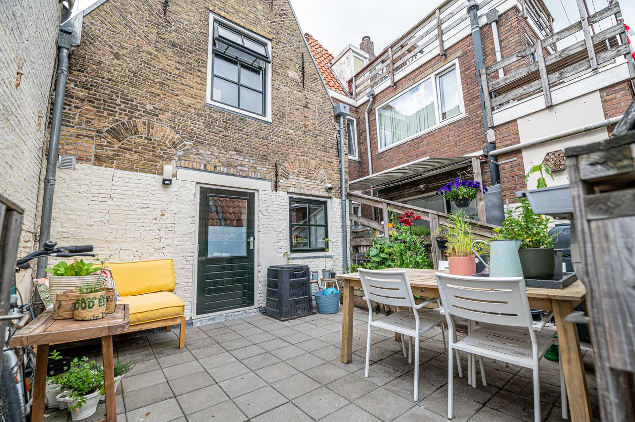 75 m² appartement met terras in hartje Sneek - Afbeelding 1